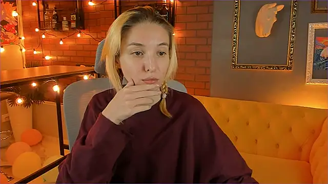 Snapshot of PhilippaAdamas chatting on September 2025 11:00:02 PM PhilippaAdamas online show from September 2025 11:00:02 PM