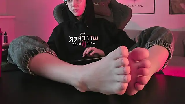 Snapshot of PhilippaAdamas chatting on March 2025 02:26:01 AM PhilippaAdamas online show from March 2025 02:26:01 AM