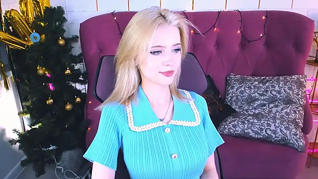 LeonaStane online show from December 2025 06:02:01 PM