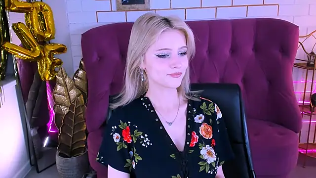 LeonaStane online show from October 2025 04:59:02 PM