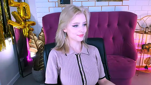 LeonaStane online show from October 2025 04:59:02 PM