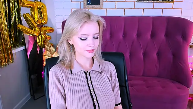 LeonaStane online show from September 2025 05:05:01 PM