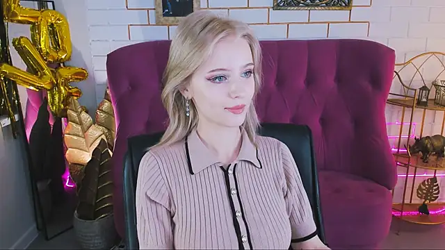 LeonaStane online show from October 2025 05:02:01 PM