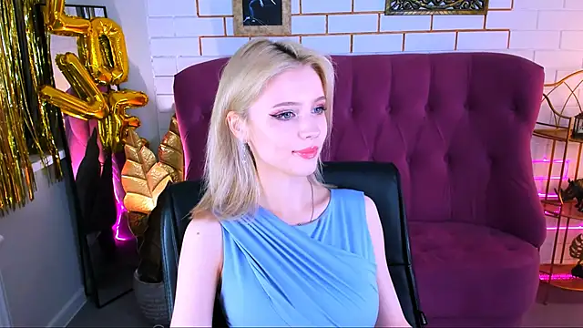 LeonaStane online show from October 2025 05:03:02 PM