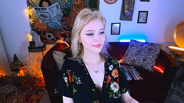 LeonaStane online show from October 2025 05:10:01 PM