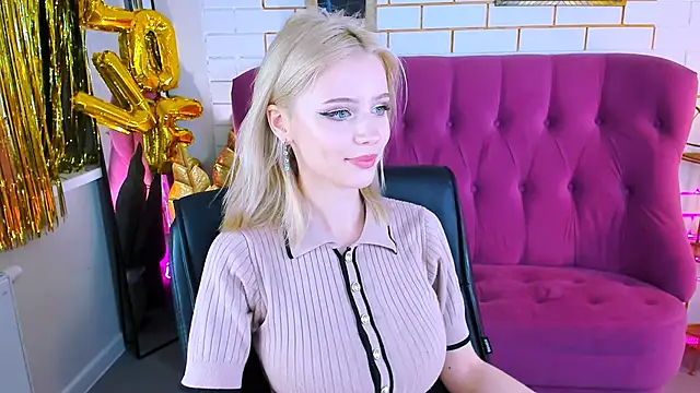 LeonaStane online show from September 2025 05:08:01 PM