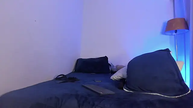 Snapshot of bakersboyssexys chatting on October 2025 01:50:01 AM bakersboyssexys online show from October 2025 01:50:01 AM