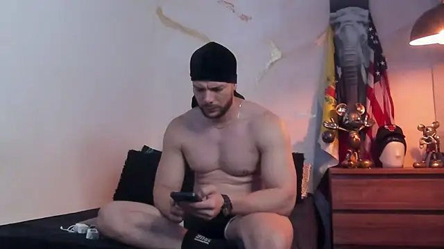 Snapshot of bakersboyssexys chatting on February 2026 02:07:02 AM bakersboyssexys online show from February 2026 02:07:02 AM