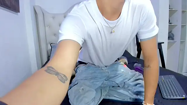 Aiiden 15 online show from November 2025 07:18:02 PM