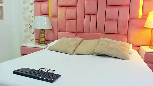 ArianaFranco online show from April 2026 12:23:01 PM