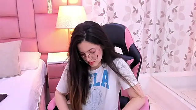 ArianaFranco online show from December 2025 09:43:01 PM