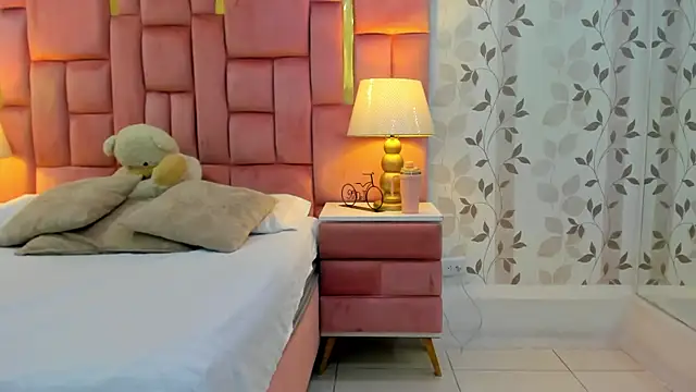 ArianaFranco online show from April 2026 01:13:01 PM