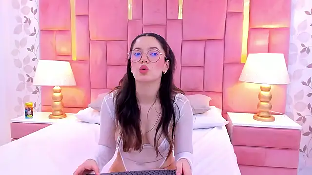 ArianaFranco online show from November 2025 04:40:01 PM