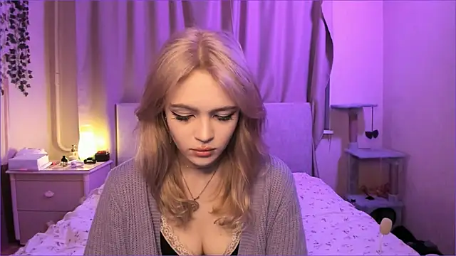 MiaRanki online show from September 2025 09:06:02 PM