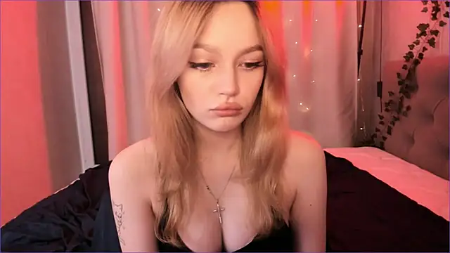 MiaRanki online show from April 2026 11:39:01 PM