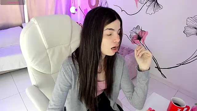 Isabela Fiorelli online show from February 2026 01:23:01 PM