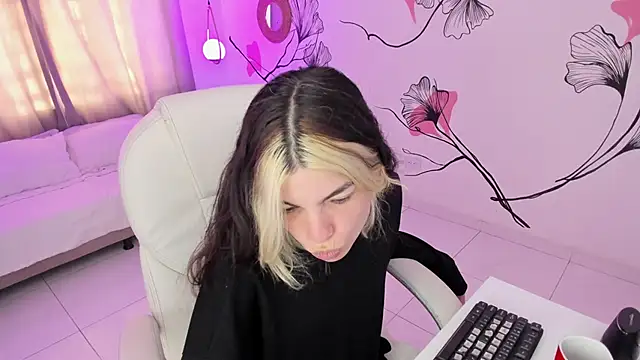 Snapshot of Isabela_Fiorelli chatting on September 2025 11:50:02 AM Isabela Fiorelli online show from September 2025 11:50:02 AM