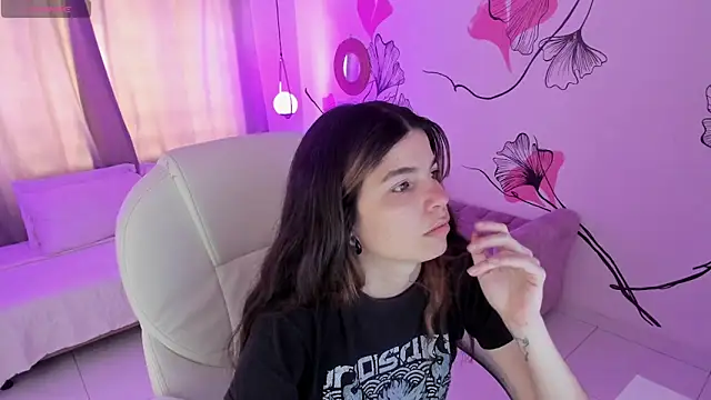 Isabela Fiorelli online show from April 2026 01:16:02 PM