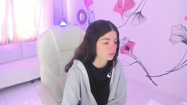 Snapshot of Isabela_Fiorelli chatting on March 2025 12:28:01 PM Isabela Fiorelli online show from March 2025 12:28:01 PM