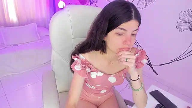 Snapshot of Isabela_Fiorelli chatting on February 2025 12:06:02 PM Isabela Fiorelli online show from February 2025 12:06:02 PM