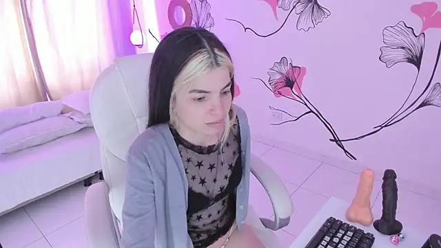 Snapshot of Isabela_Fiorelli chatting on September 2025 01:26:02 PM Isabela Fiorelli online show from September 2025 01:26:02 PM