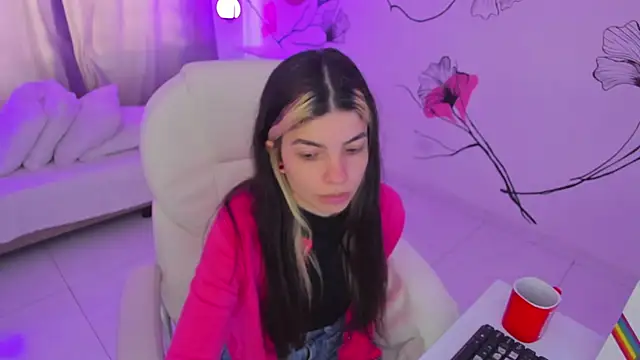 Isabela Fiorelli online show from November 2025 01:10:02 PM