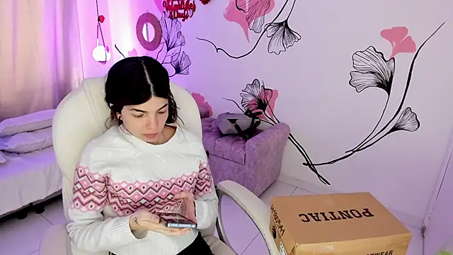 Isabela Fiorelli online show from February 2026 01:22:01 PM