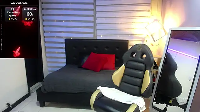Cute Angell  online show from October 2025 12:15:02 PM