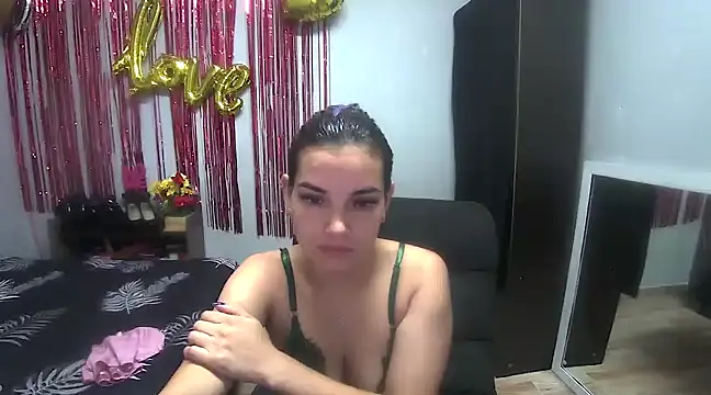 Girasol2630 online show from February 2025 07:10:01 PM