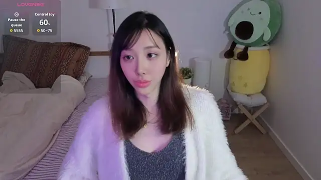 joycemilka online show from April 2026 12:08:01 PM