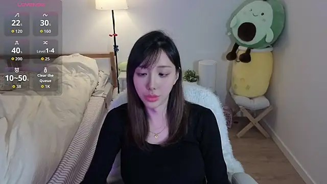 joycemilka online show from April 2026 12:06:01 PM