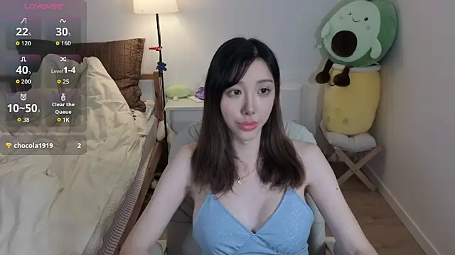 joycemilka online show from April 2026 11:50:01 AM