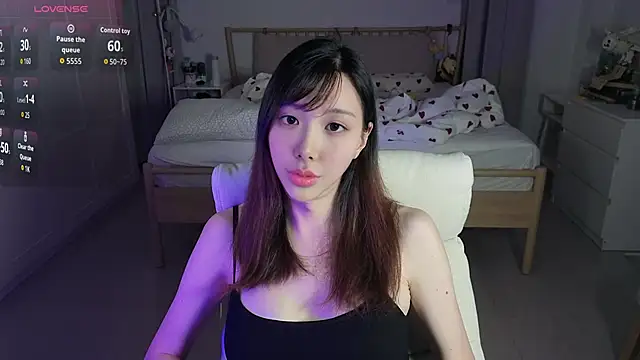 joycemilka online show from June 2026 12:24:02 PM