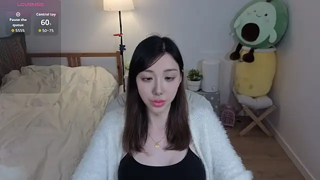 joycemilka online show from March 2026 12:29:01 PM