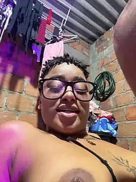 Snapshot of AgathaBladee chatting on March 2025 01:43:02 AM AgathaBladee online show from March 2025 01:43:02 AM