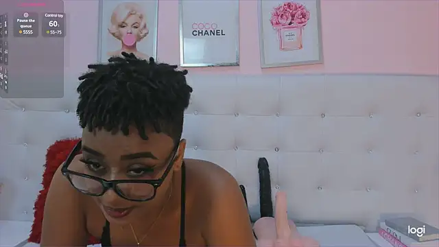 Snapshot of AgathaBladee chatting on March 2025 07:33:01 PM AgathaBladee online show from March 2025 07:33:01 PM