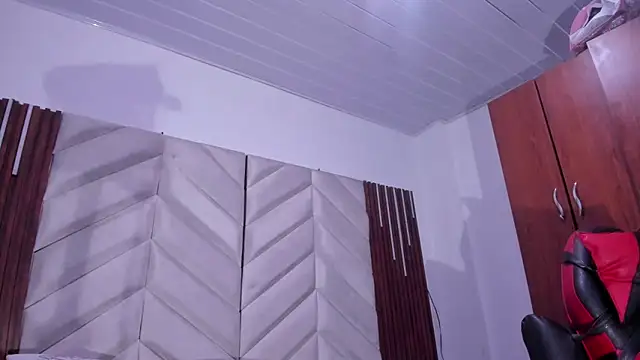aprilvagner03 online show from May 2026 02:32:01 AM