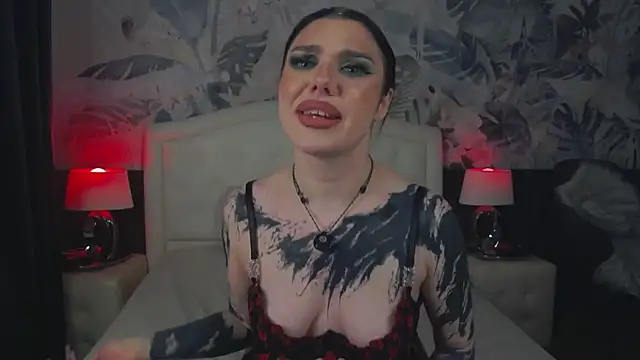 MaeveMoon online show from April 2026 09:15:01 PM