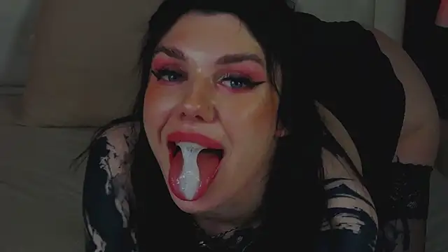 MaeveMoon online show from May 2026 09:10:02 PM