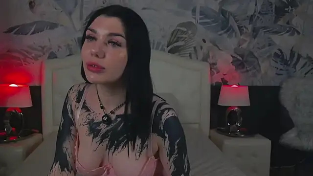 MaeveMoon online show from April 2026 06:42:02 PM