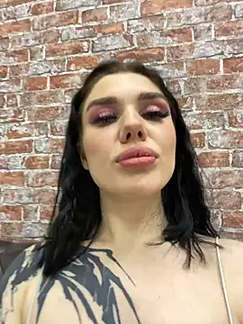 MaeveMoon online show from November 2025 05:35:01 PM