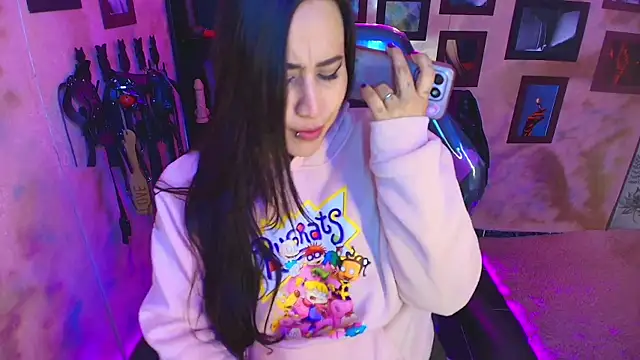 cherryy bombshelll online show from February 2026 04:18:02 PM