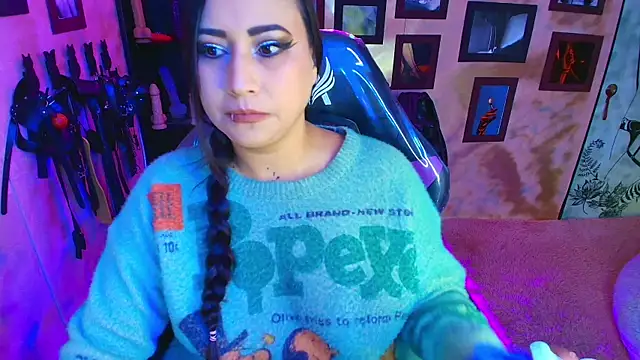 cherryy bombshelll online show from February 2026 04:14:01 PM