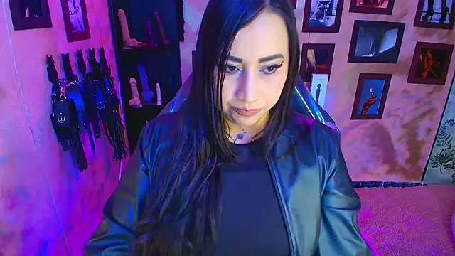 cherryy bombshelll online show from January 2026 04:32:02 PM