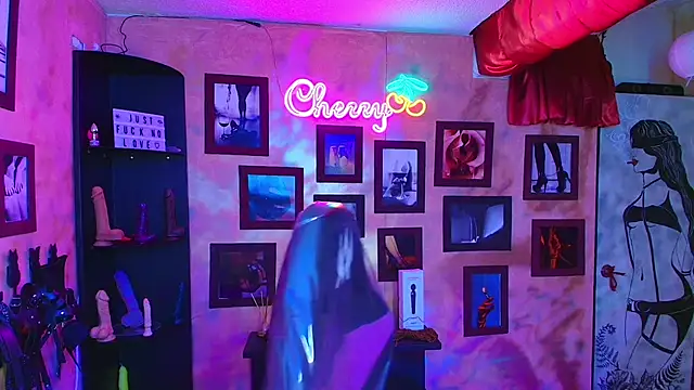 cherryy bombshelll online show from December 2025 04:41:01 PM