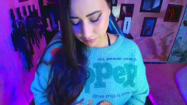 cherryy bombshelll online show from January 2026 05:09:02 PM