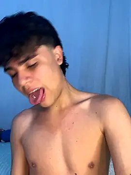 Snapshot of camila-cutter chatting on October 2025 10:22:02 PM camila-cutter online show from October 2025 10:22:02 PM