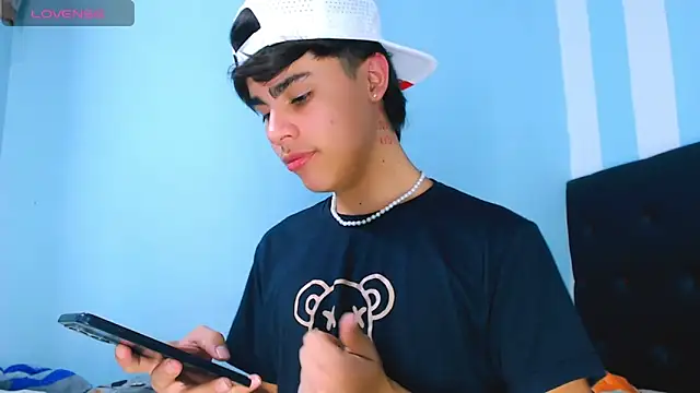 Snapshot of camila-cutter chatting on February 2025 10:58:01 PM camila-cutter online show from February 2025 10:58:01 PM