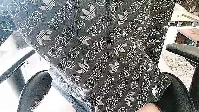 ademandjulia online show from February 2026 12:05:01 PM