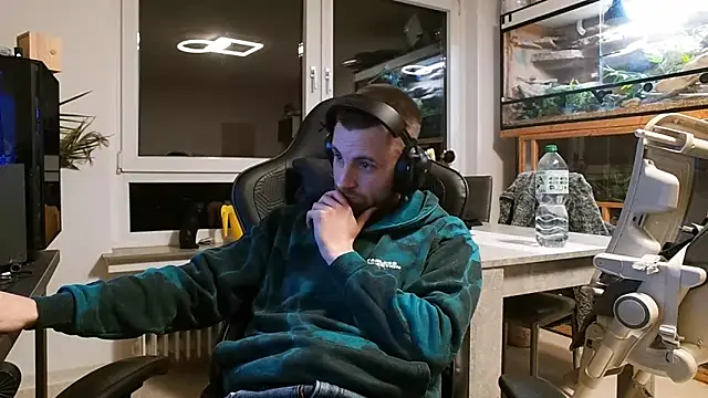 ademandjulia online show from February 2026 06:16:01 PM